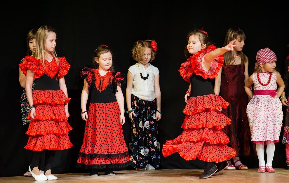 Spin Freekies - “Reportaż ze świata” ("Teatr Tańca" Wielkiej Orkiesty Świątecznej Pomocy w ArtBemie)